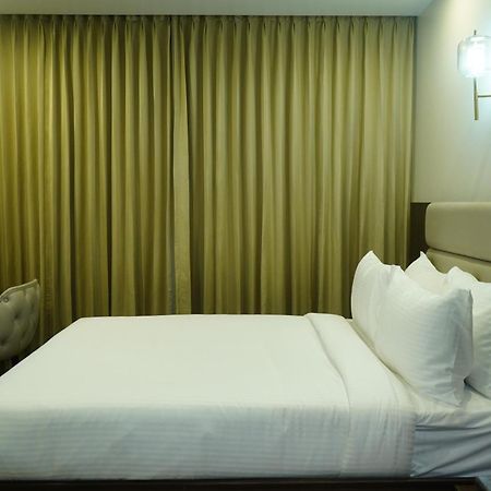 Jaag Hotel Chennai Bagian luar foto