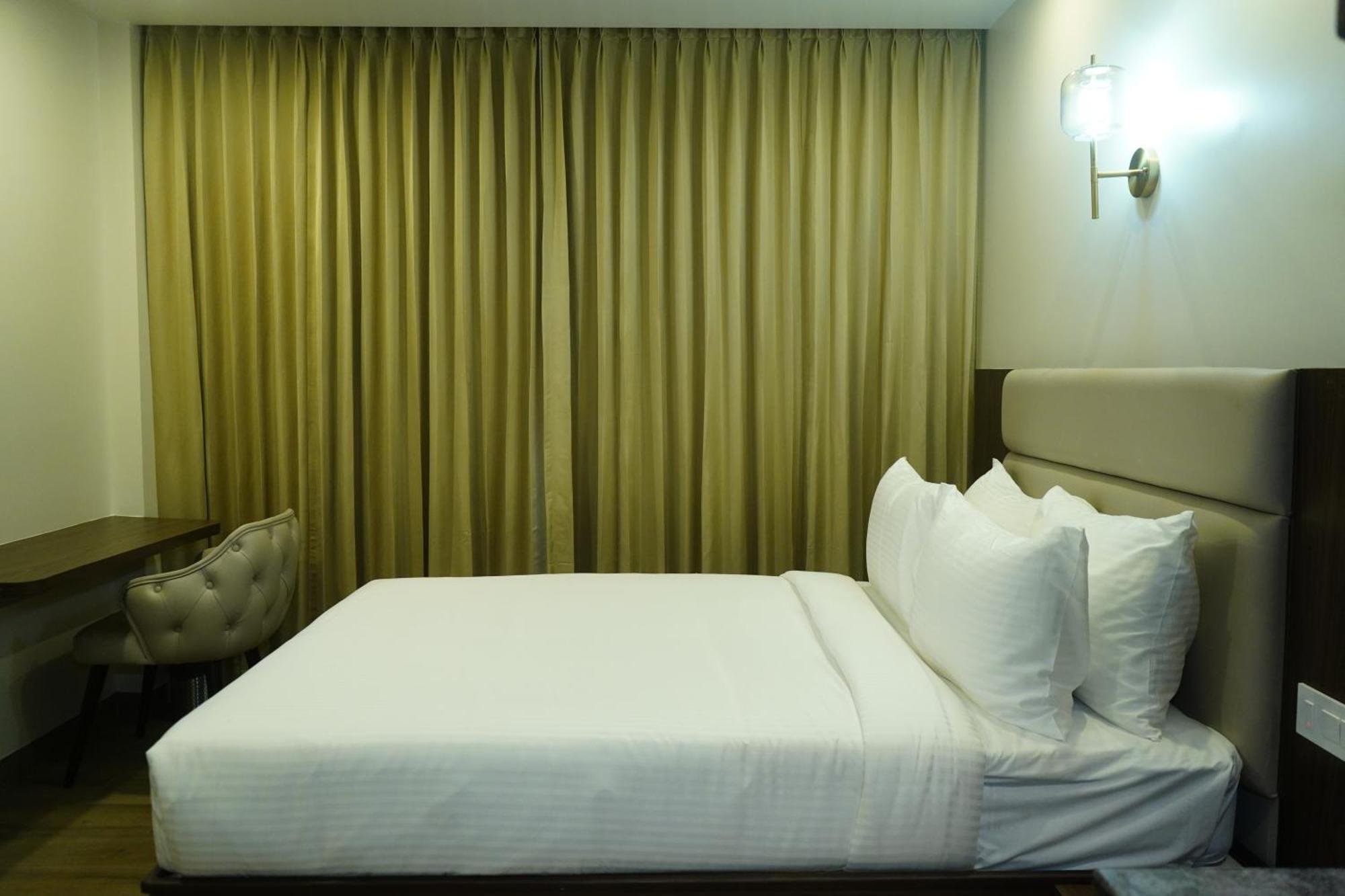 Jaag Hotel Chennai Bagian luar foto