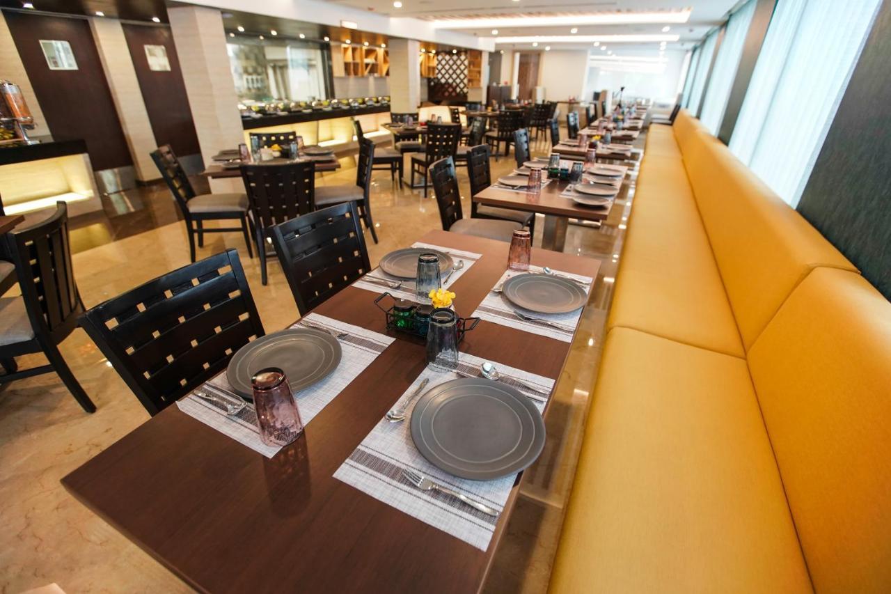 Jaag Hotel Chennai Bagian luar foto