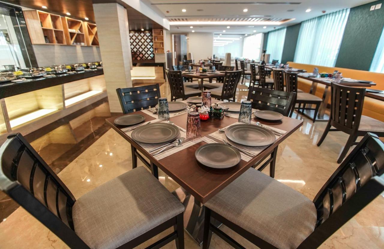 Jaag Hotel Chennai Bagian luar foto
