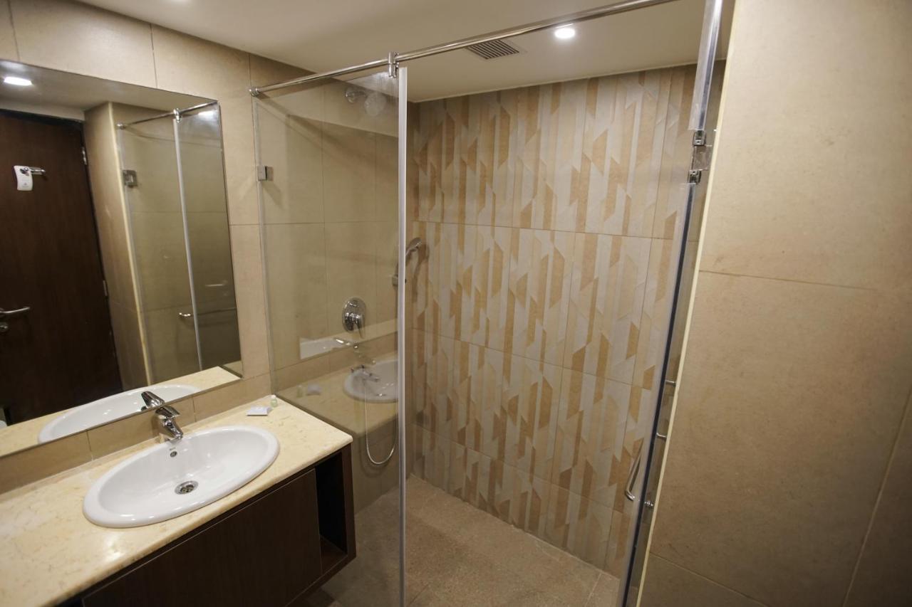 Jaag Hotel Chennai Bagian luar foto