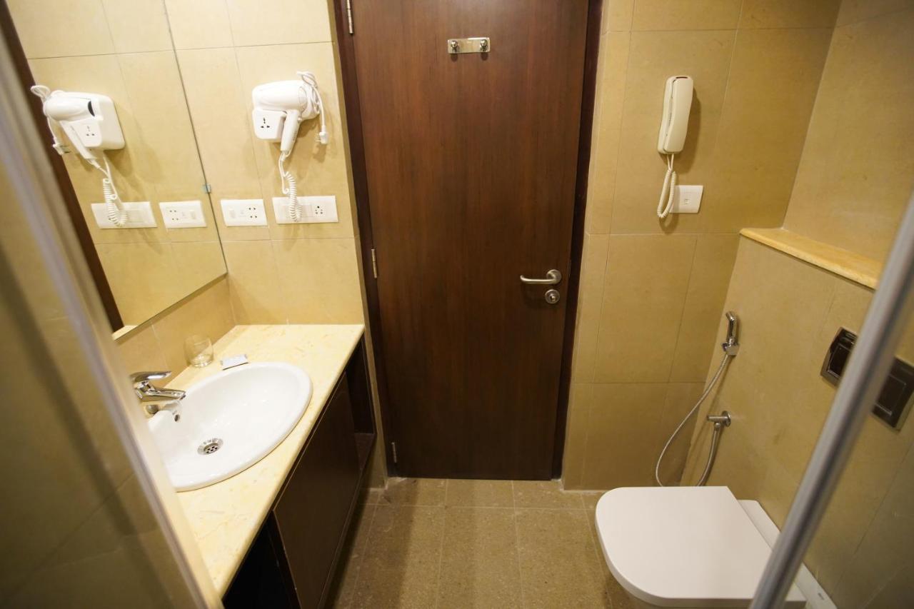 Jaag Hotel Chennai Bagian luar foto