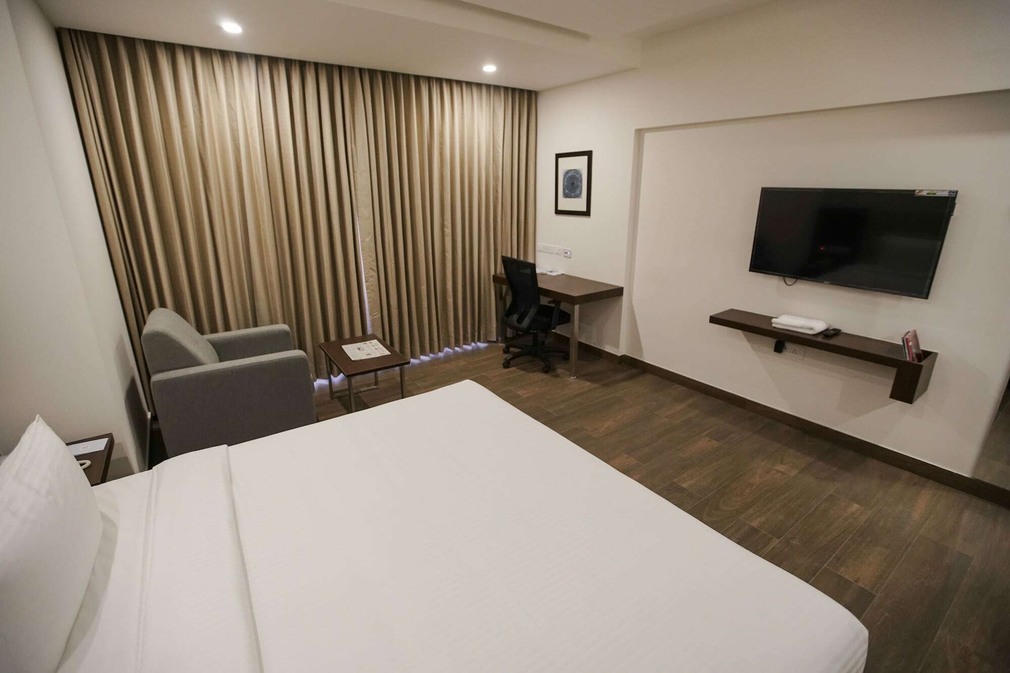 Jaag Hotel Chennai Bagian luar foto